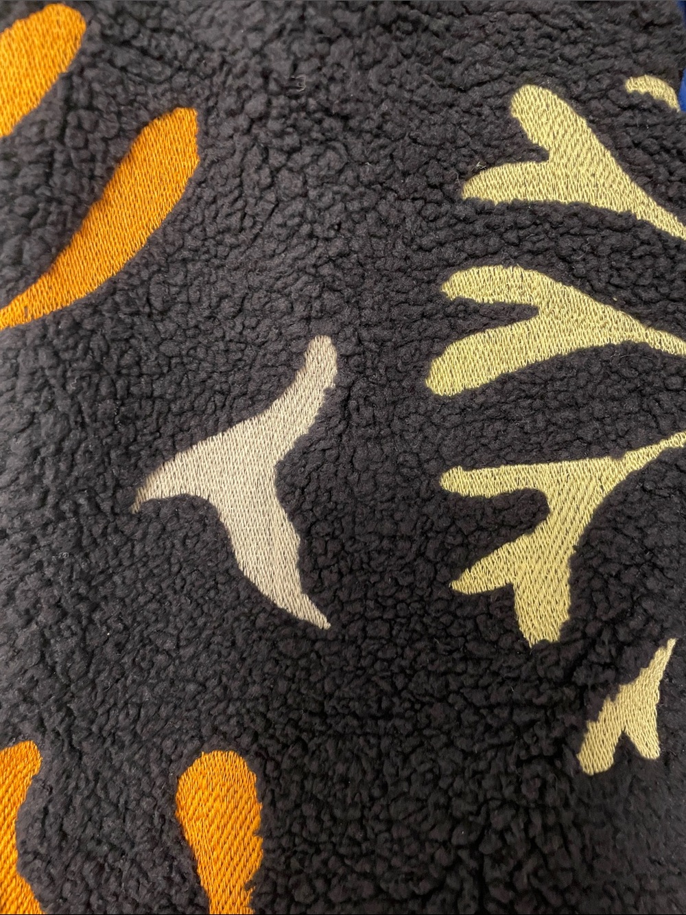 Cropped Abstract Jacket - Picture 3 of 3